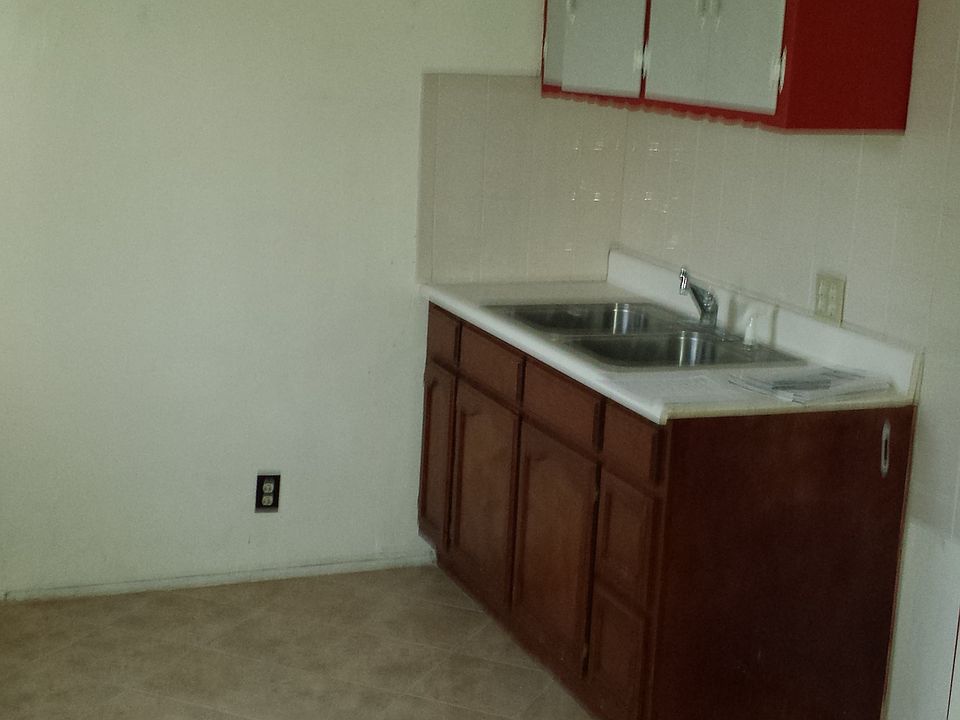 1st image of 1440 Helen Dr APT 1