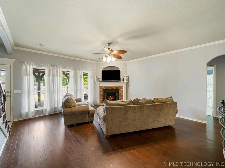 26545 Foxen Dr — Photo 11