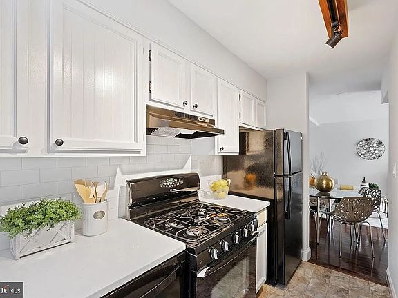 3rd image of 3835 Davis Pl NW APT 1