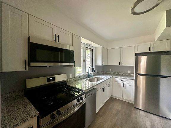 4th image of 2992 Eldora Dr