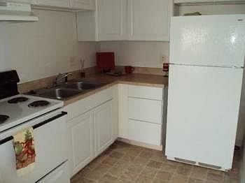 5th image of 1431 E Market St APT C