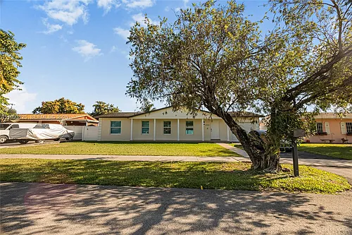 12020 SW 108th St Photo 1
