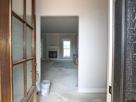 2nd image of 15165 Coop Ln