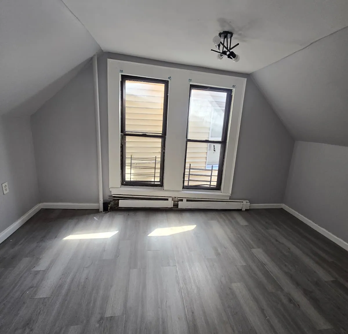 1 bed, $2,000 — Photo 1