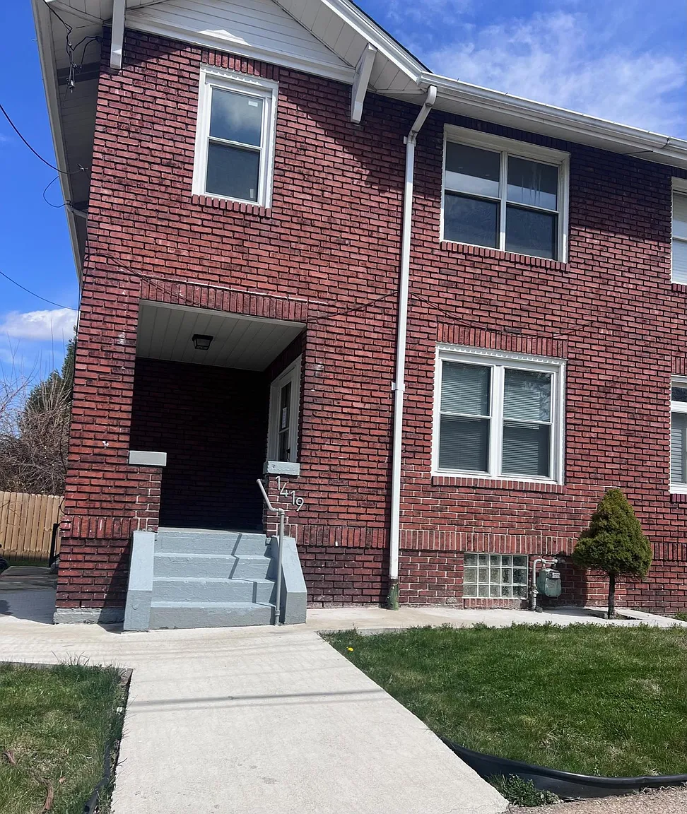 1419 Mifflin St photo 1