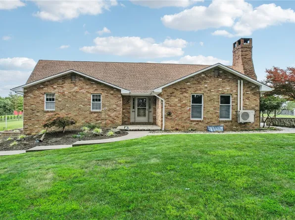 108 Megaludis Ln, Clinton, PA 15026