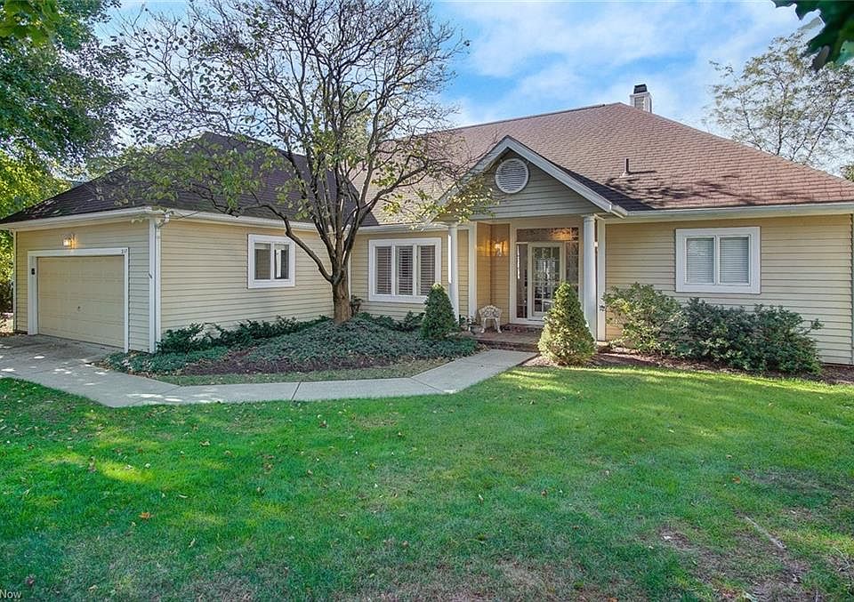 1st image of 217 Lake Pointe Dr