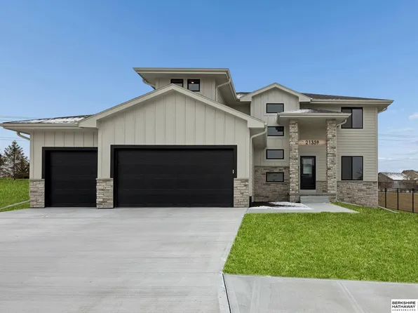 21359 E Cir, Elkhorn, NE 68022