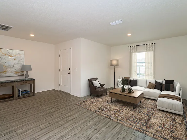 250 Catalonia Ave NW — Photo 3