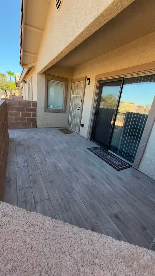Gated 3 Bedroom Townhome with attached garage — Photo 2