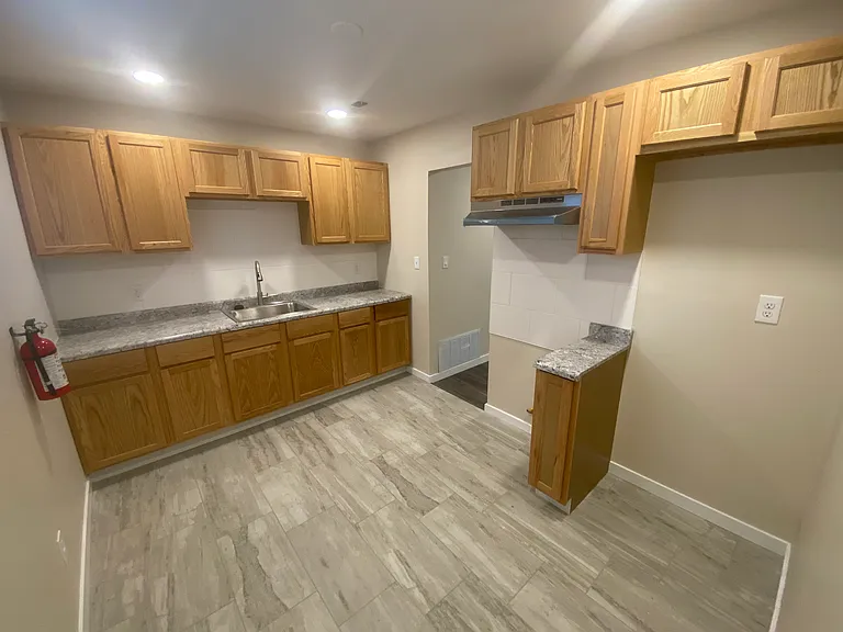 2517 E 21st Ave — Photo 16