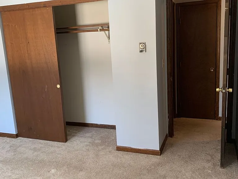 Tudor Heights Apartments — Photo 21