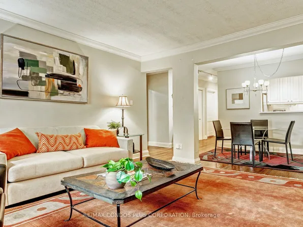 35 Raglan Ave #202, Toronto, ON M6C 2K7