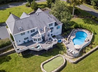 16 Equestrian Rdg, Newtown, CT 06470