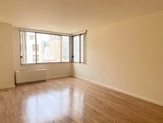 Rented by RELO REDAC INC. | media 4