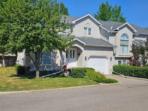 76 E Sunlake Gdns SE, Calgary, AB T2X 3G4