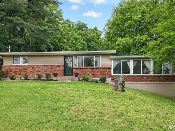 210 Creekwood Dr, Arnold, MO 63010