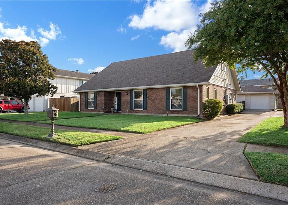 1st image of 17 Everglades St