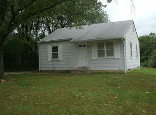 2002 SE Illinois Ave, Topeka, KS 66607