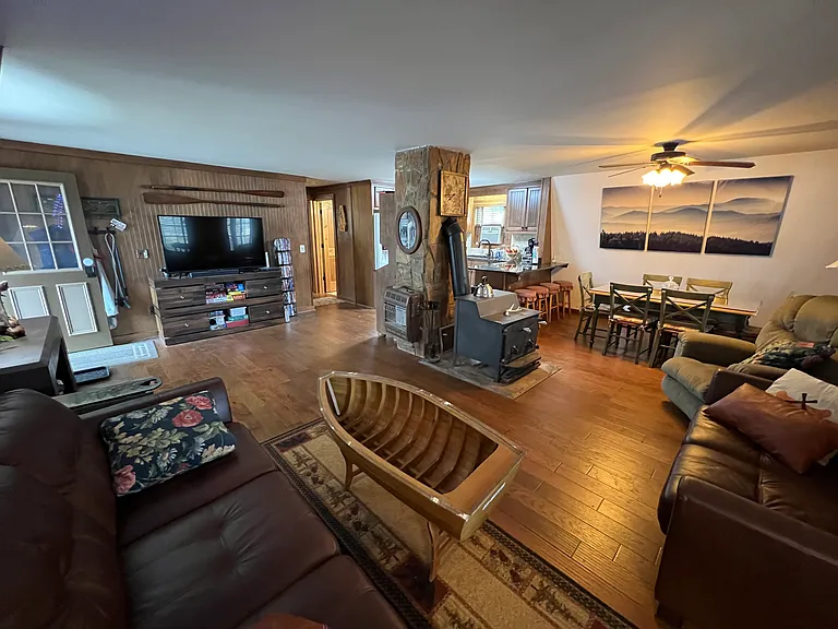 544 Cobb Cir — Photo 7
