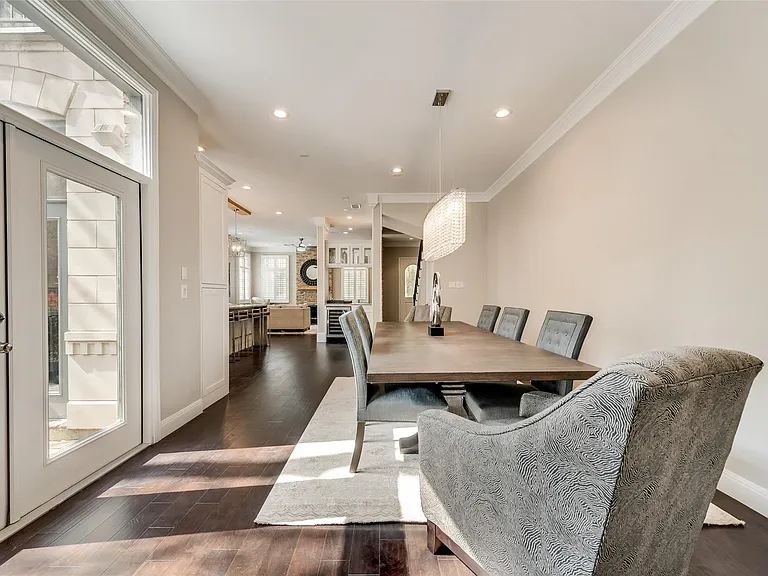 2902 N Pearl St — Photo 17