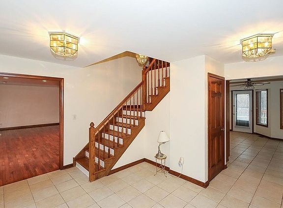 2nd image of 1640 Charlemagne Dr