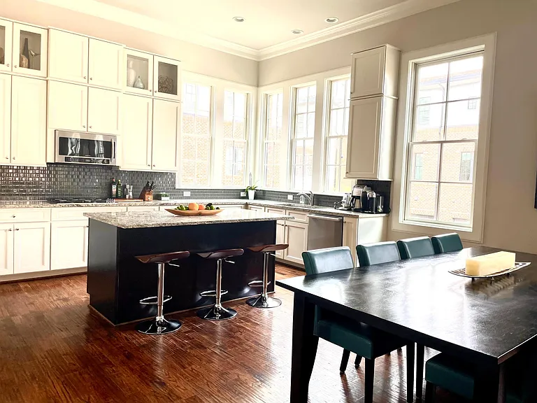 754 Will Rice Ave — Photo 3
