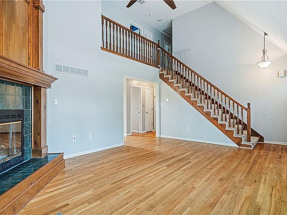 3rd image of 1921 SE Cumberland Ct