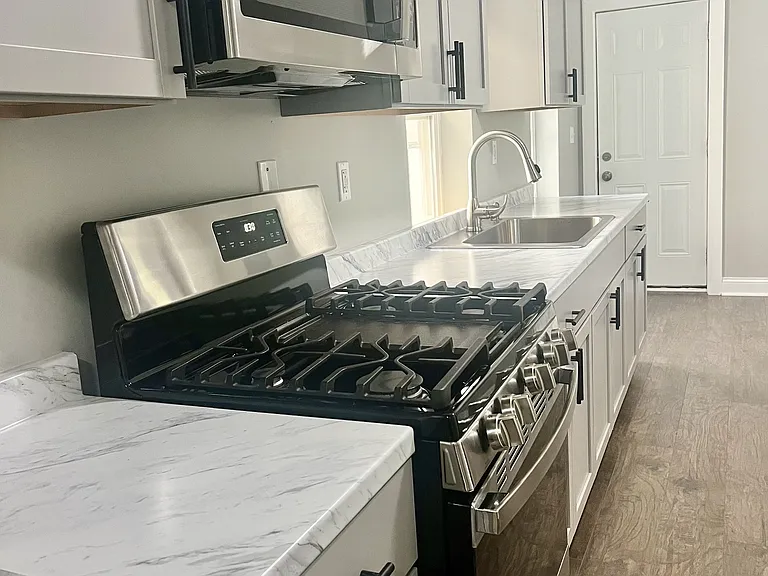 2513 Francis St #1 — Photo 14