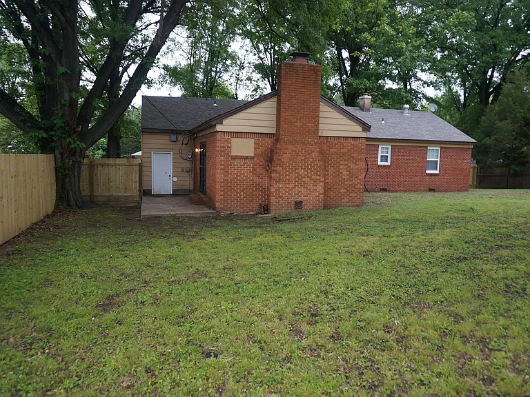 1217 Timothy Dr — Photo 6