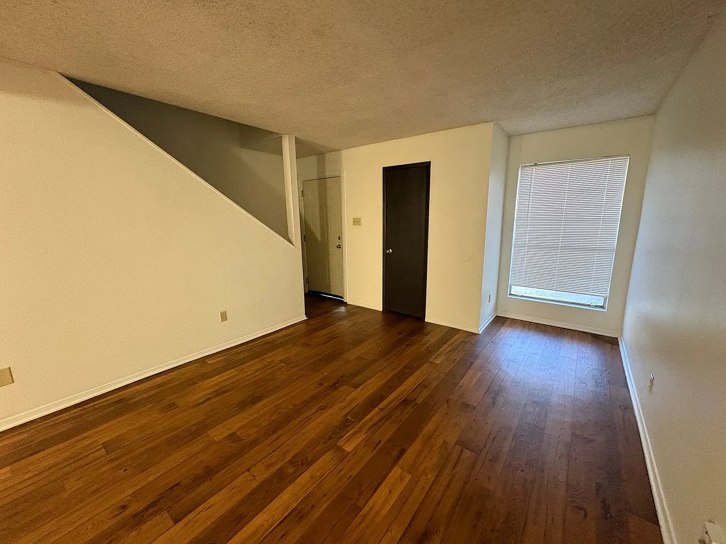 201 High Meadows Blvd — Photo 3