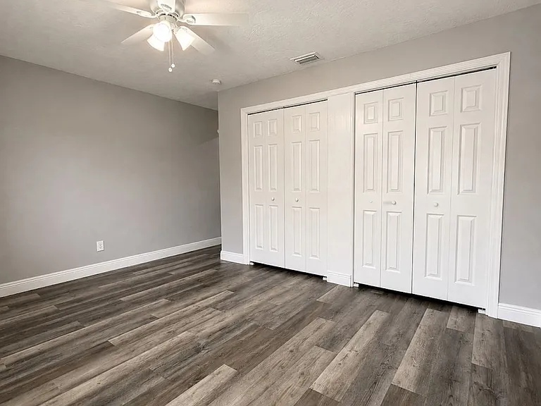 4919 York St — Photo 11