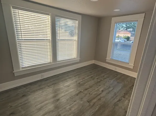 489 N K St #1, Dinuba, CA 93618