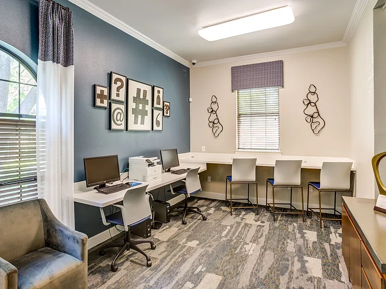 Sola Westchase — Photo 9