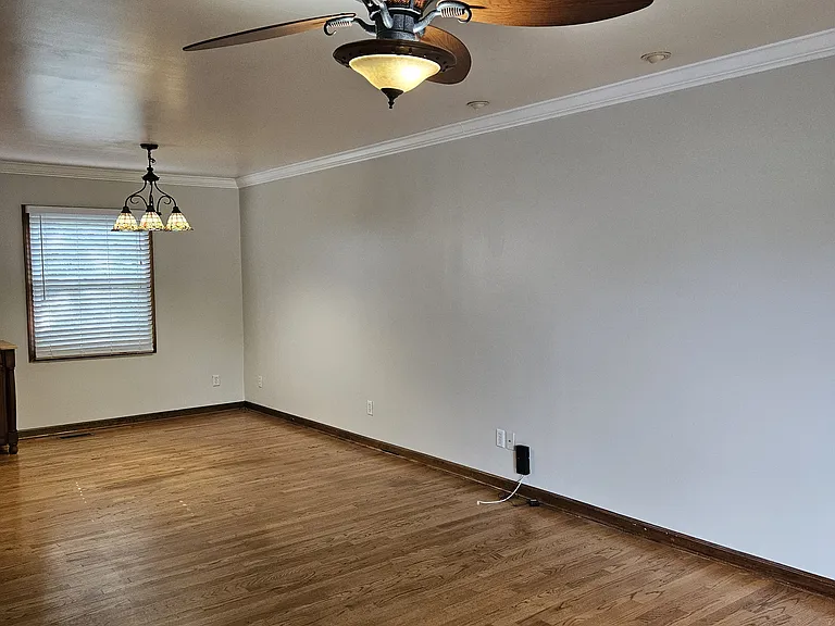 Living Room and Breakfast Area w/ Ceiling Fan, Tiffany Lights, dimmable access lights