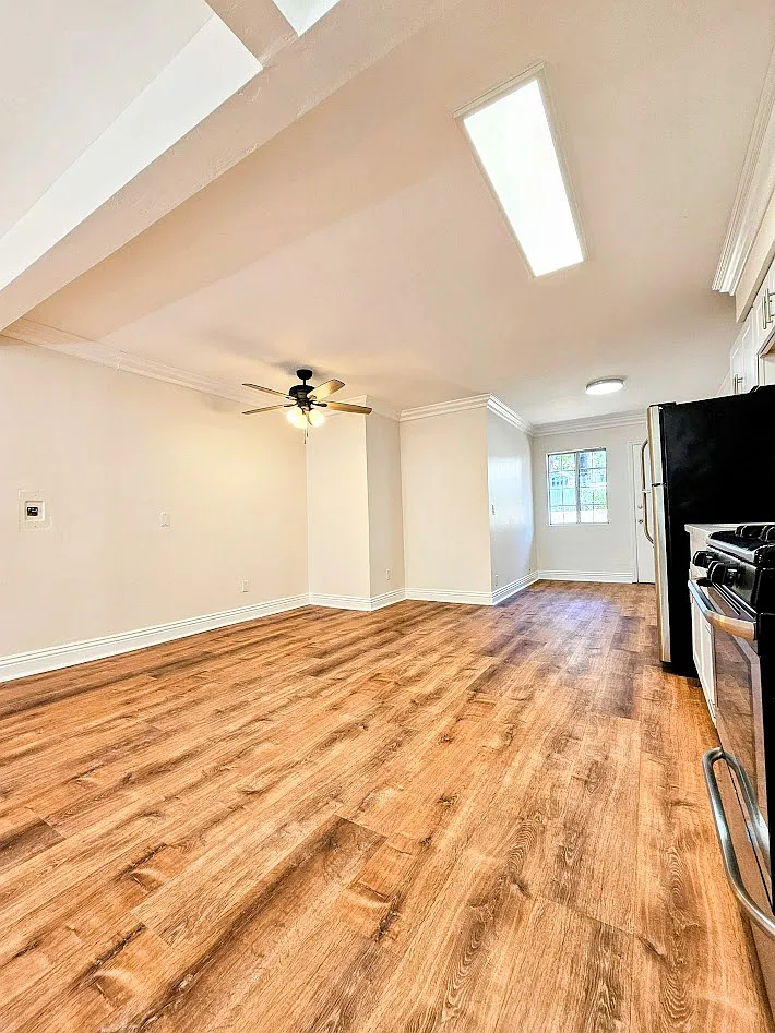 Studio, 556 sqft, $1,795 — Photo 3