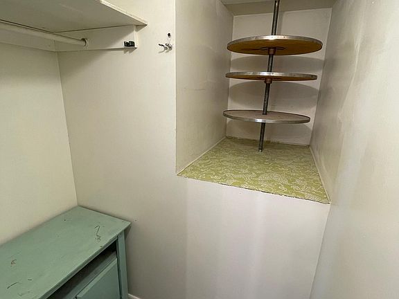Walk-in pantry