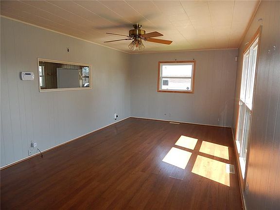 2nd image of 500 N Park Dr