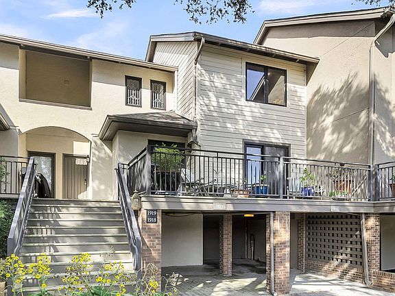 3rd image of 1918 Marsh Oak Ln