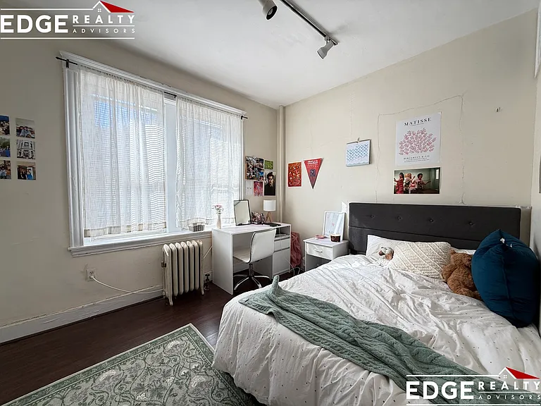 62 Egmont St #2 — Photo 4