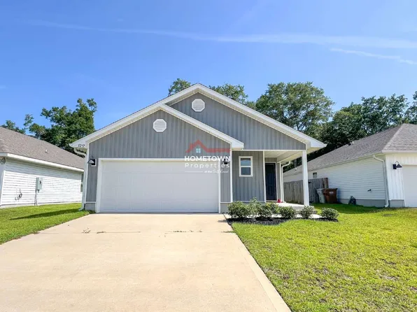 5257 Peach Dr, Pace, FL 32571