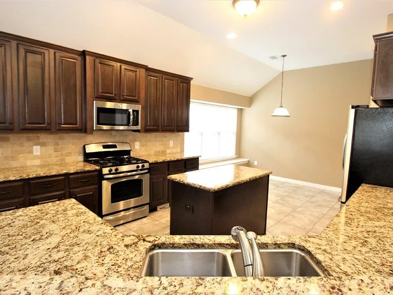 8902 Peach Oak Xing — Photo 10