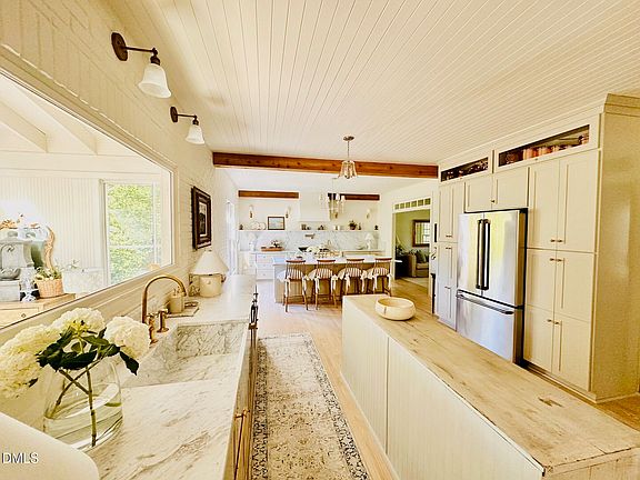 4th image of 5428 Lake Edge Dr