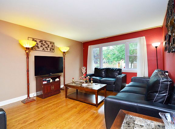 3rd image of 2639 W Farragut Ave APT 1W