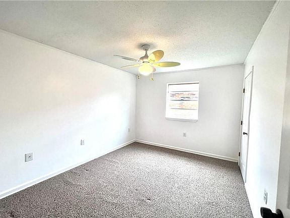 5th image of 2412 Veronica Dr