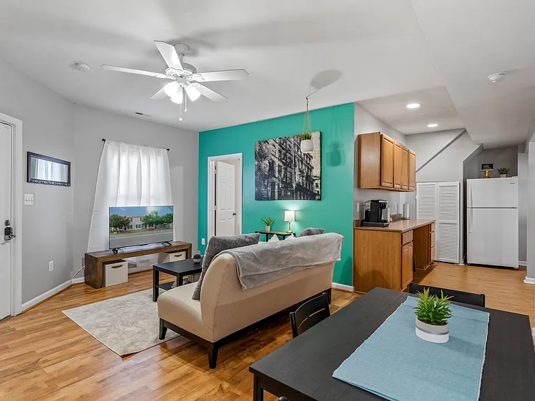 915 Lafayette Blvd #A — Photo 16