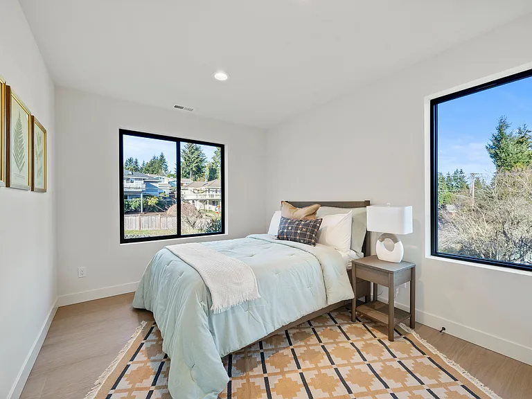 6305 Soundview Dr — Photo 23
