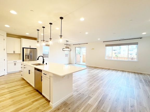 4th image of 1106 NW Rhythm St