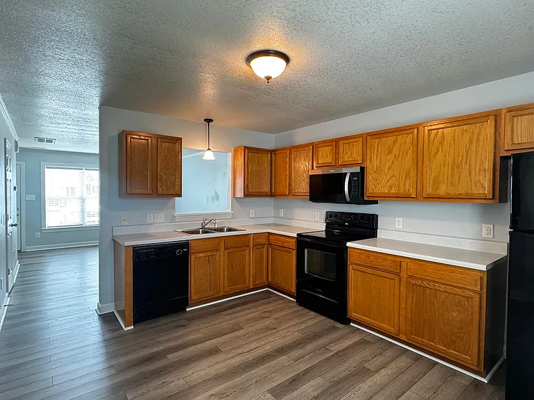 101 Bridgewood Dr — Photo 7