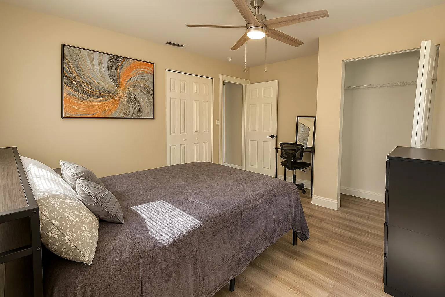 4 bed, 3.5 bath, 1752 sqft, $1,304 — Photo 2